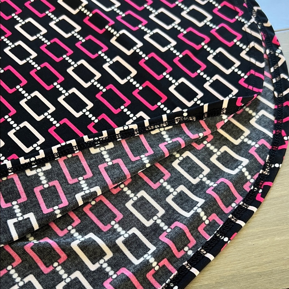 Black/Red & Green/Black Geometric Patterned Blouse BUNDLE SET - Picture 5 of 13